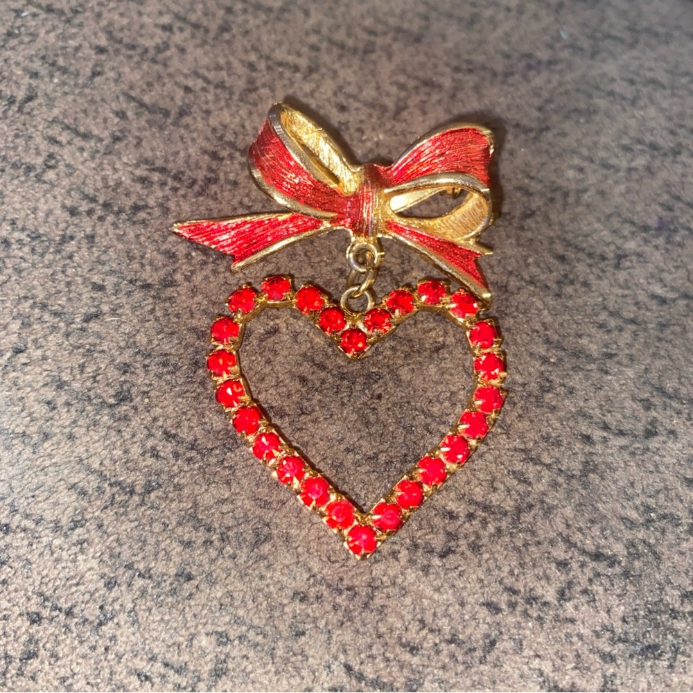 Vintage Heart & Bow Brooch/Pin by Beatrix.  Dangle heart with red rhinestones